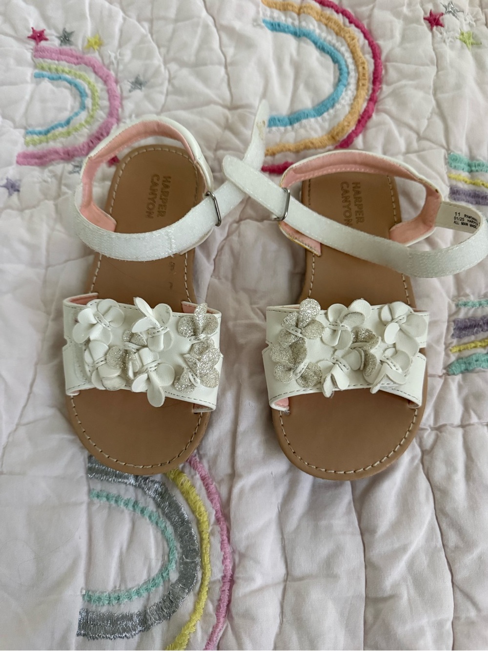 Beautiful Harper Canyon Girls' White Floral Sandals size 12